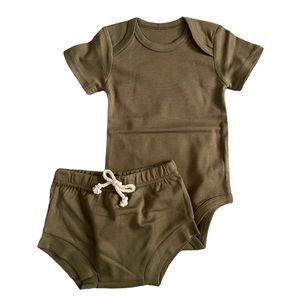 Baby and toddler t-shirt and diaper short set